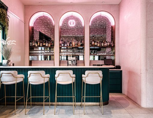 luxury-home-bar-in-pink-pastel